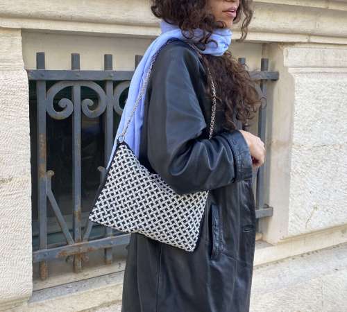 Τσάντα ώμου κεντημένη μαύρο-ανοιχτό γκρι