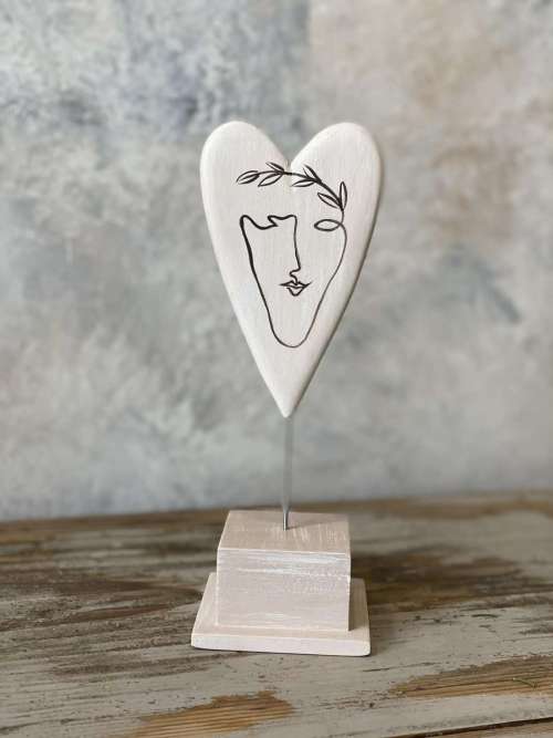 καρδιά line art σε βάση 4