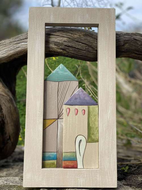 σπιτάκια με μωβ και πράσινη σκεπή