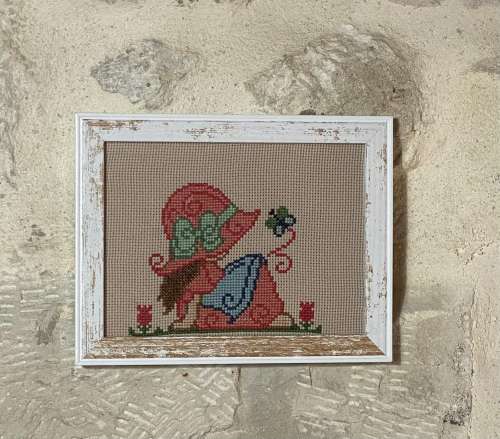 καδράκι κοριτσάκι με πεταλούδα